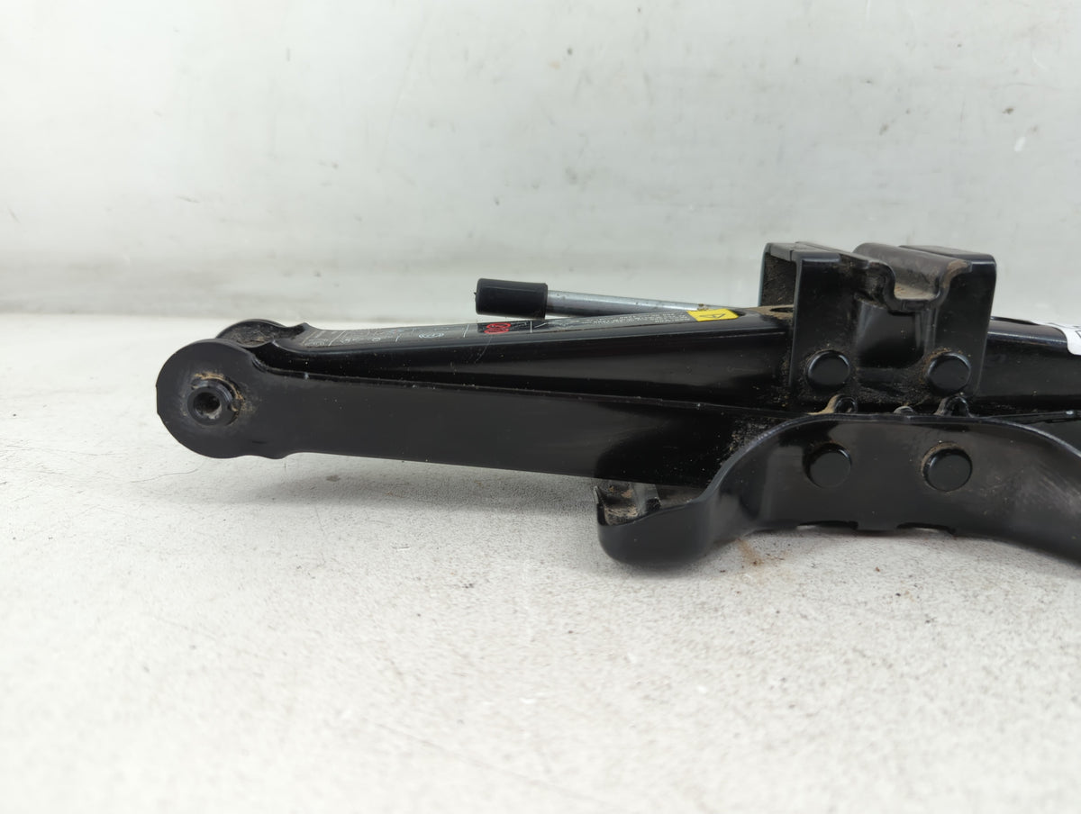 2013 Volvo S60 Spare Scissor Car Jack - Oemusedautoparts1.com