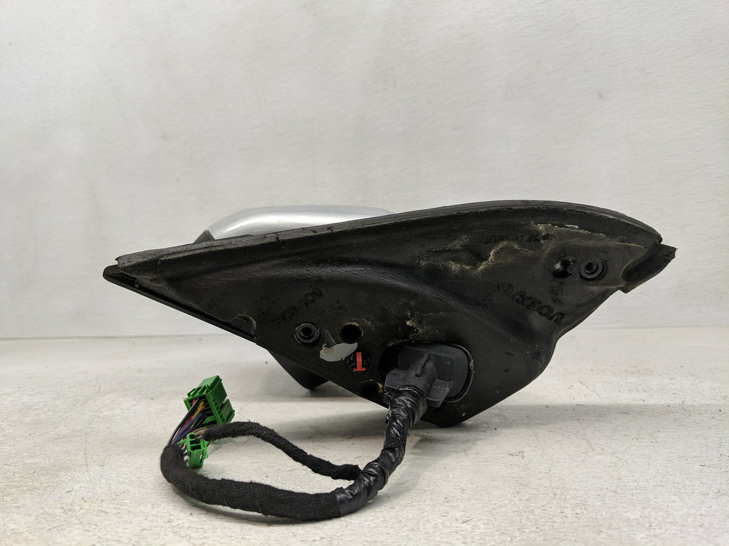 2011-2018 Volvo S60 Driver Side View Mirror - Left Door Mirror OEM Used - Oemusedautoparts1.com