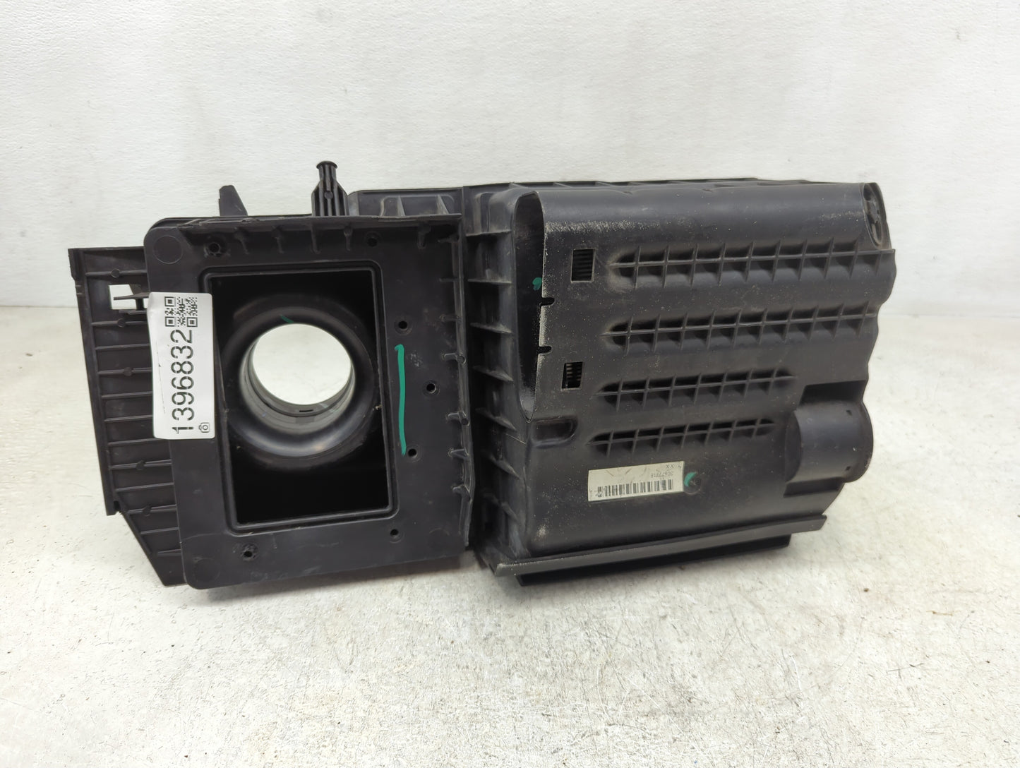2012-2014 Volvo S60 Air Cleaner Intake-duct Hose Tube - Oemusedautoparts1.com