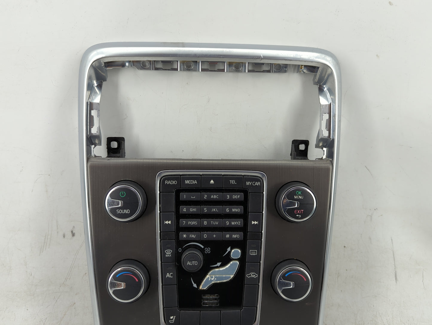 2011-2013 Volvo S60 Radio AM FM Cd Player Receiver Replacement P/N:8632427 Fits Fits 2011 2012 2013 OEM Used Auto Parts - Oe