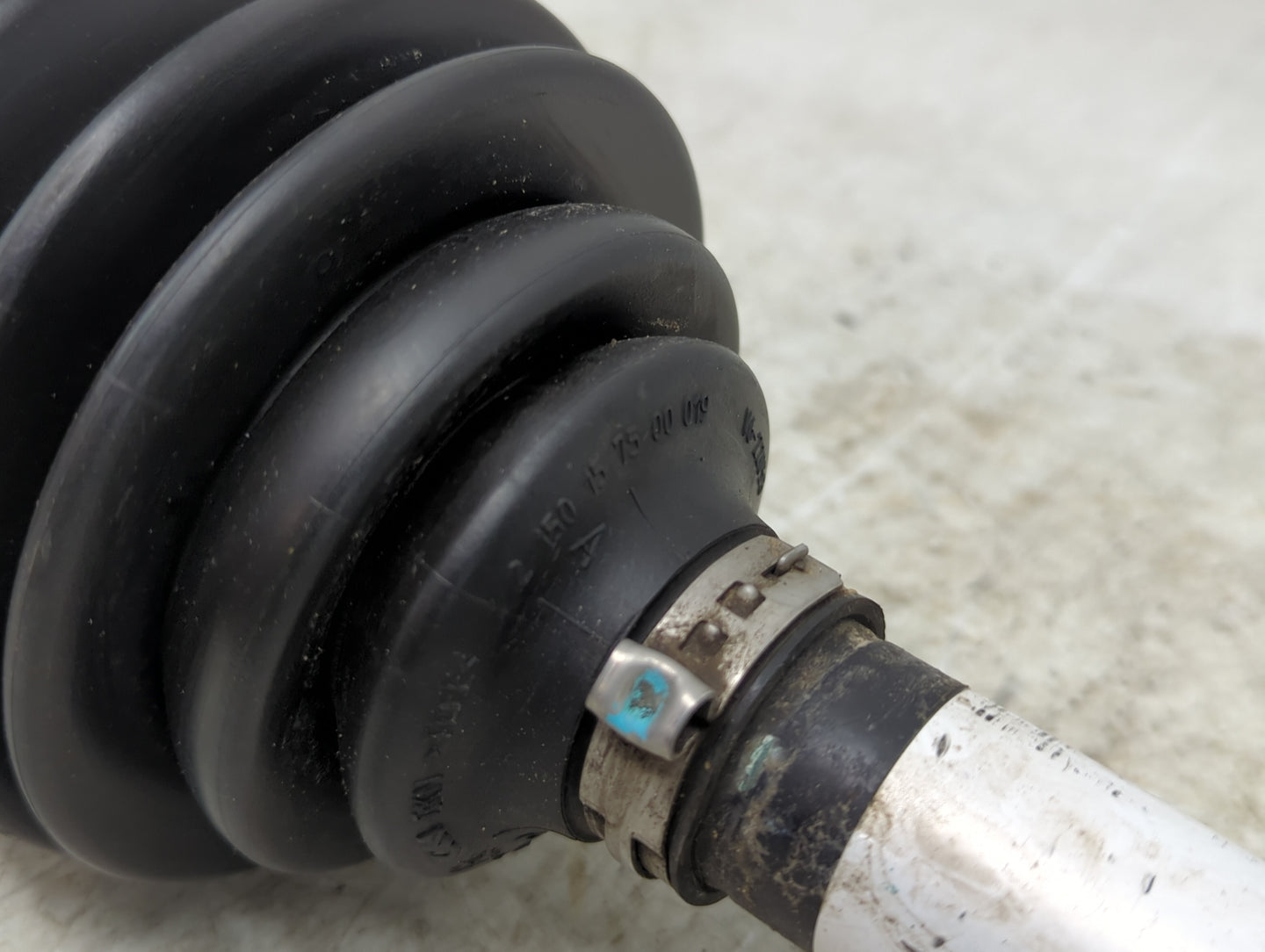 2012-2014 Volvo S60 Axle Shaft Front Driver Cv C/v - Oemusedautoparts1.com