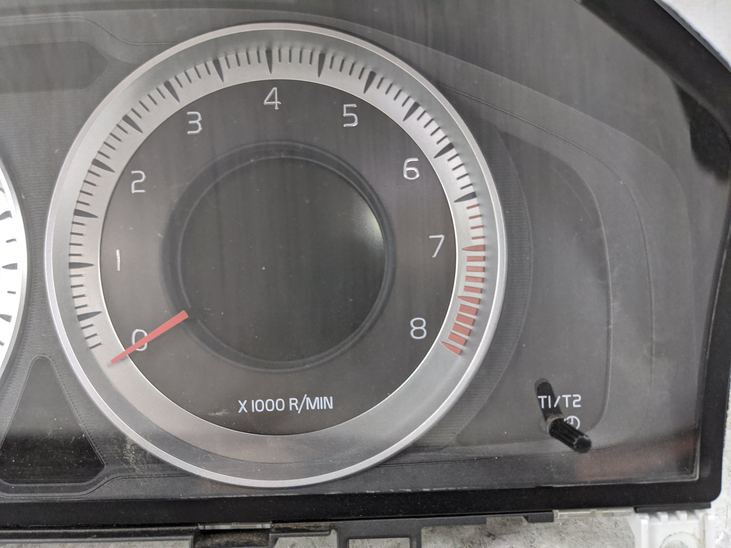 2011-2013 Volvo S60 Instrument Cluster Speedometer Gauges P/N:31343326AA 36001837, 69799-640U Miles: Fits Fits 2011 2012 201