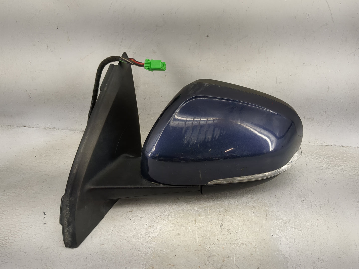 2011-2018 Volvo S60 Driver Side View Mirror - Left Door Mirror OEM Used - Oemusedautoparts1.com