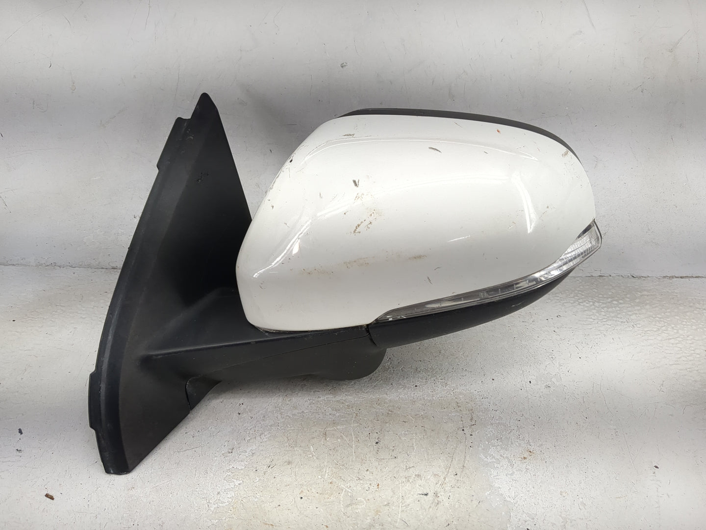 2011-2013 Volvo S60 Driver Side View Mirror - Left Door Mirror OEM Used - Oemusedautoparts1.com