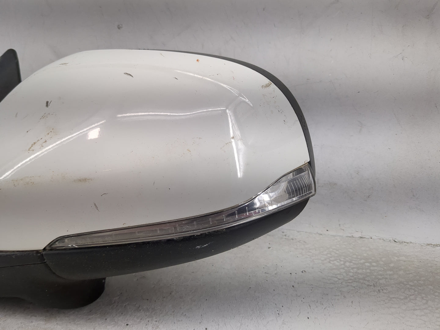 2011-2013 Volvo S60 Driver Side View Mirror - Left Door Mirror OEM Used - Oemusedautoparts1.com