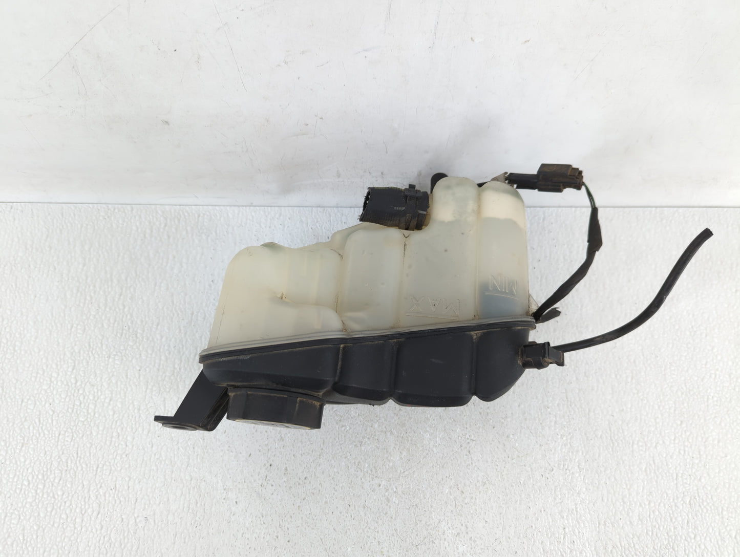 2009-2016 Volvo S60 Radiator Coolant Overflow Expansion Tank Bottle - Oemusedautoparts1.com
