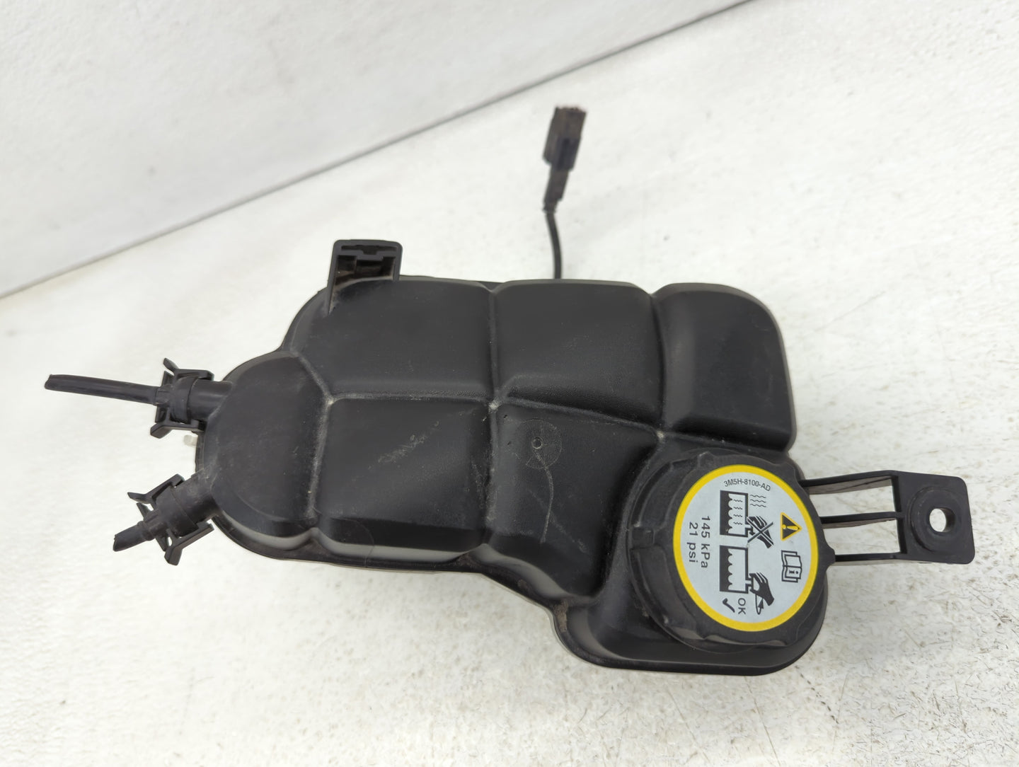 2009-2016 Volvo S60 Radiator Coolant Overflow Expansion Tank Bottle 564548 - Oemusedautoparts1.com