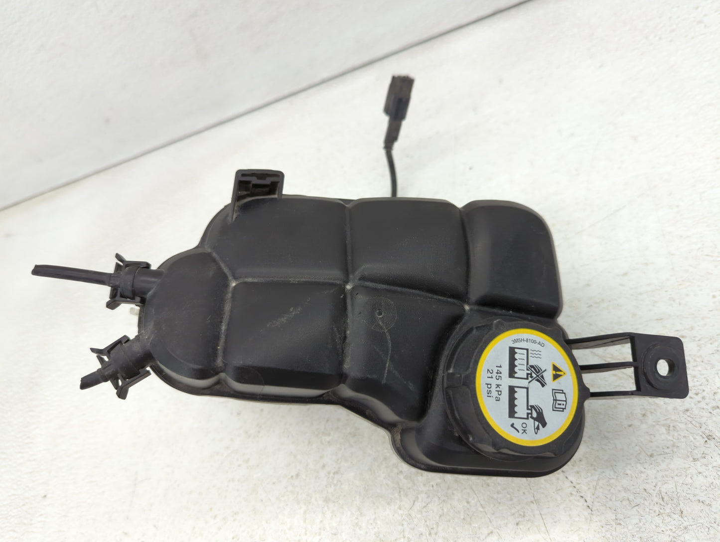2009-2016 Volvo S60 Radiator Coolant Overflow Expansion Tank Bottle 564548 - Oemusedautoparts1.com