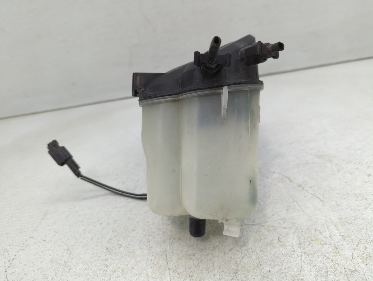 2009-2016 Volvo S60 Radiator Coolant Overflow Expansion Tank Bottle 564548 - Oemusedautoparts1.com