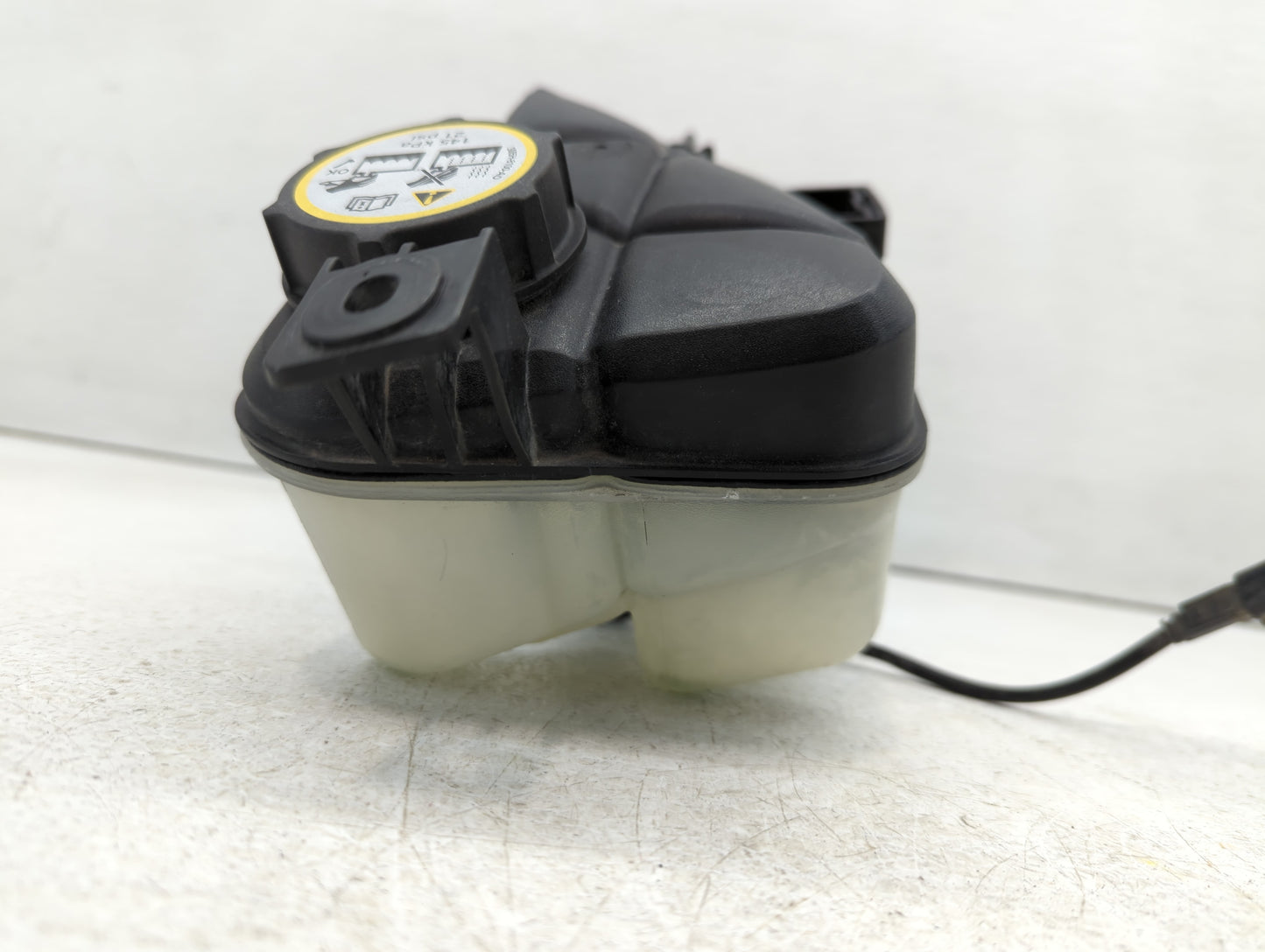2009-2016 Volvo S60 Radiator Coolant Overflow Expansion Tank Bottle 564548 - Oemusedautoparts1.com