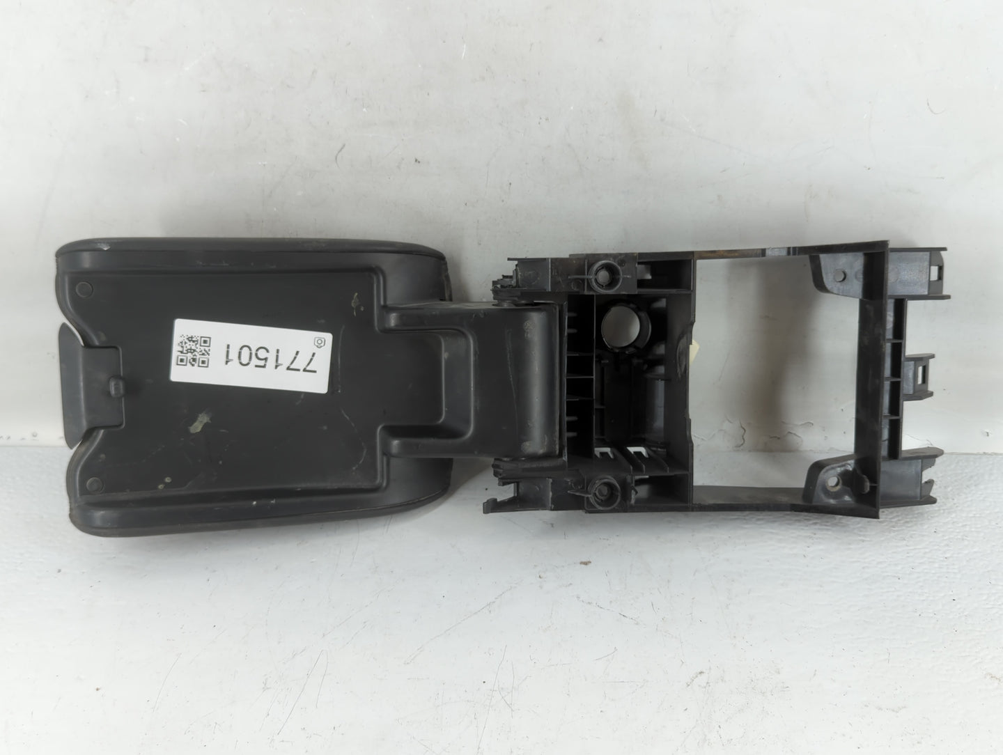 2013 Volvo S60 Center Console Armrest Cover Lid Fits OEM Used Auto Parts - Oemusedautoparts1.com