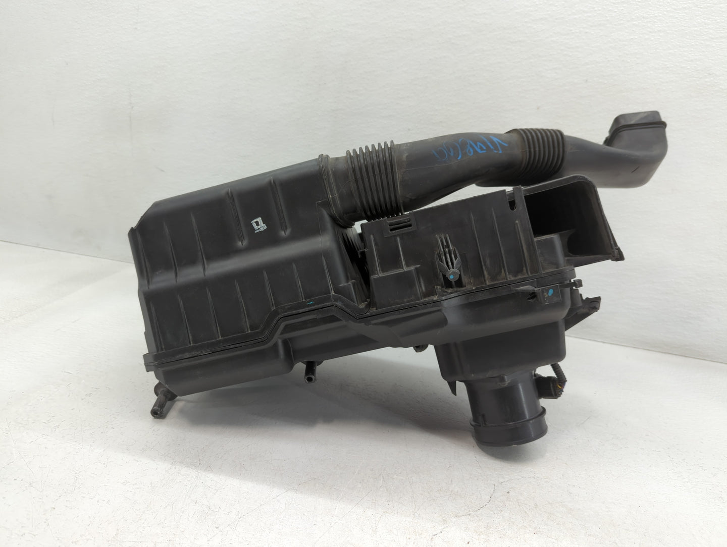 2012-2014 Volvo S60 Air Cleaner Intake-duct Hose Tube - Oemusedautoparts1.com