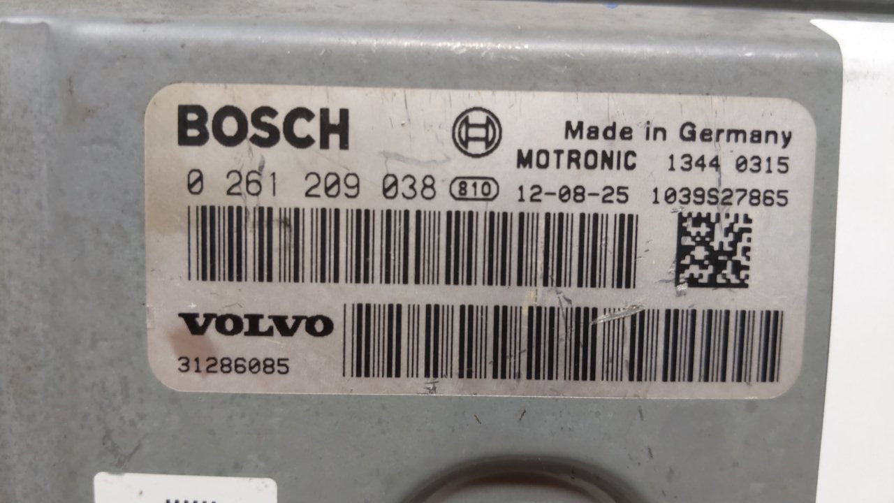 2013 Volvo V40 PCM Engine Control Computer ECU ECM PCU OEM P/N:279700-9300 Fits Fits 2006 2007 2008 2009 2010 2011 2012 OEM 