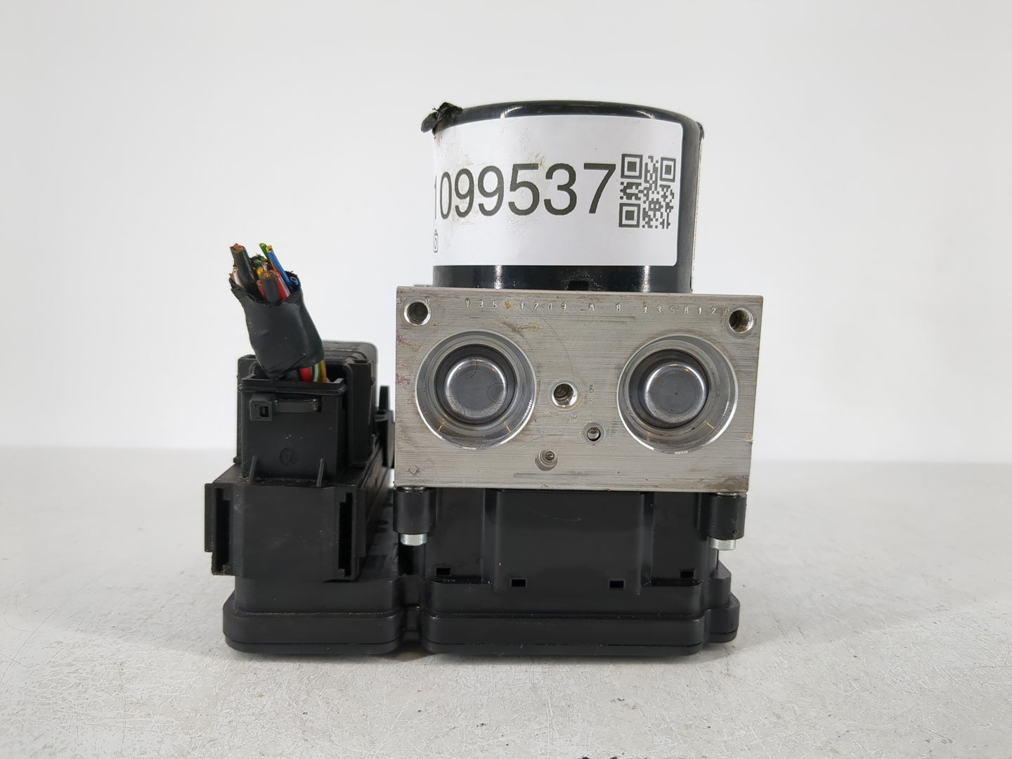 2013-2015 Volvo V60 ABS Pump Control Module Replacement P/N:P31329137 Fits Fits 2011 2012 2013 2014 2015 2016 OEM Used Auto 