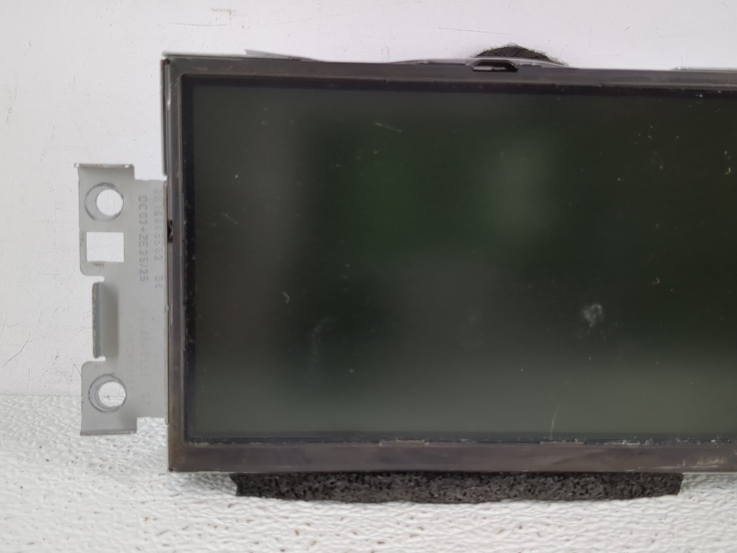 2013 Volvo V60 Radio AM FM Cd Player Receiver Replacement P/N:31396001 Fits OEM Used Auto Parts - Oemusedautoparts1.com