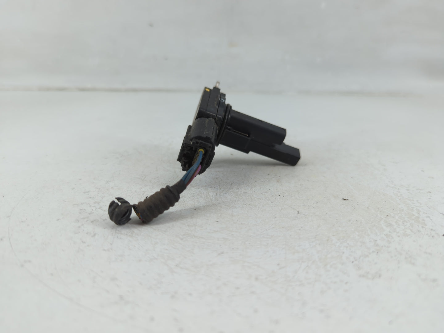 2015-2016 Volvo V60 Mass Air Flow Meter Maf - Oemusedautoparts1.com