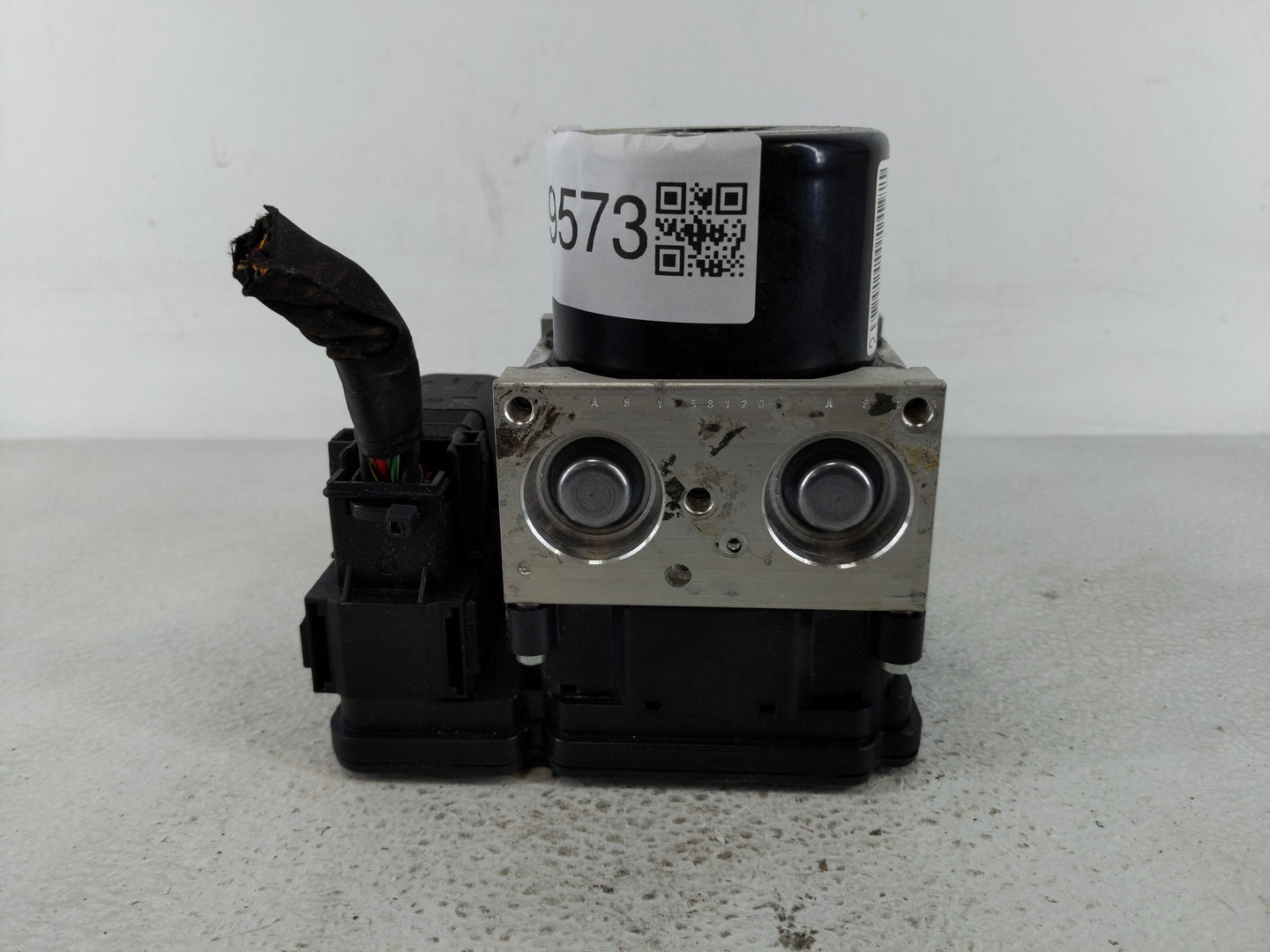 2013 Volvo V60 ABS Pump Control Module Replacement P/N:P31329137 Fits OEM Used Auto Parts - Oemusedautoparts1.com