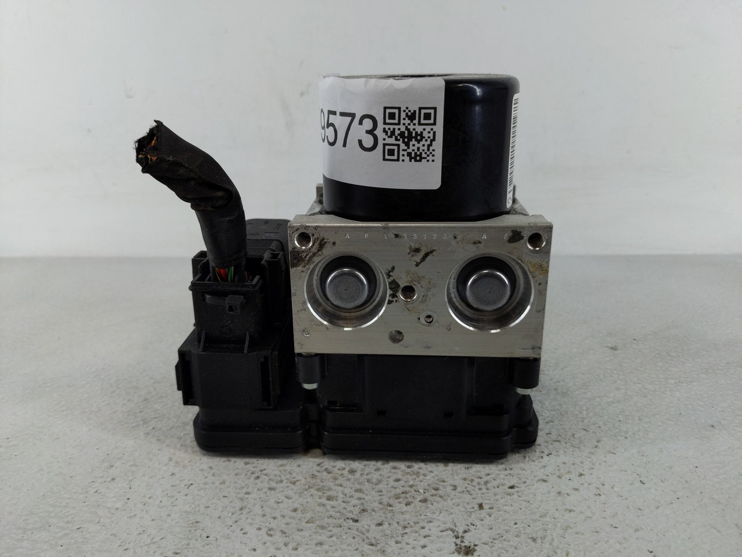2013 Volvo V60 ABS Pump Control Module Replacement P/N:P31329137 Fits OEM Used Auto Parts - Oemusedautoparts1.com