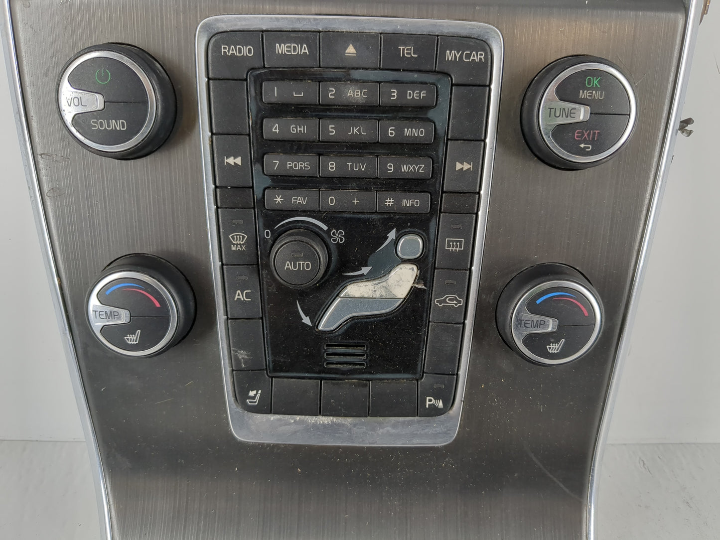 2013 Volvo V60 Radio AM FM Cd Player Receiver Replacement P/N:8632427 Fits Fits 2011 2012 OEM Used Auto Parts - Oemusedautop