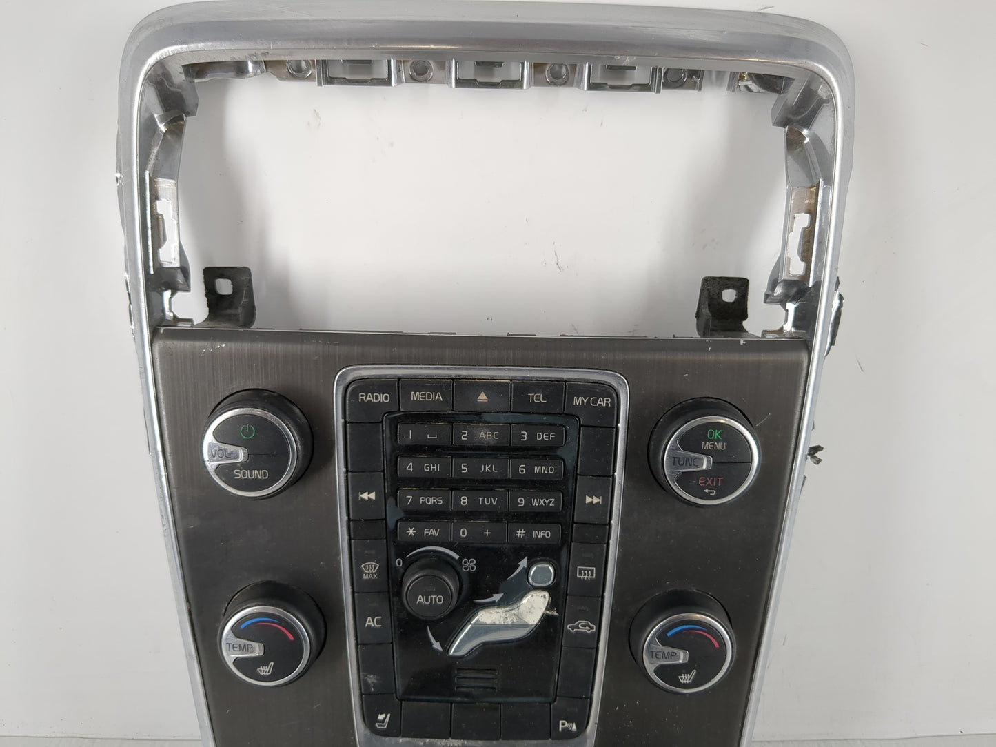 2013 Volvo V60 Radio AM FM Cd Player Receiver Replacement P/N:8632427 Fits Fits 2011 2012 OEM Used Auto Parts - Oemusedautop