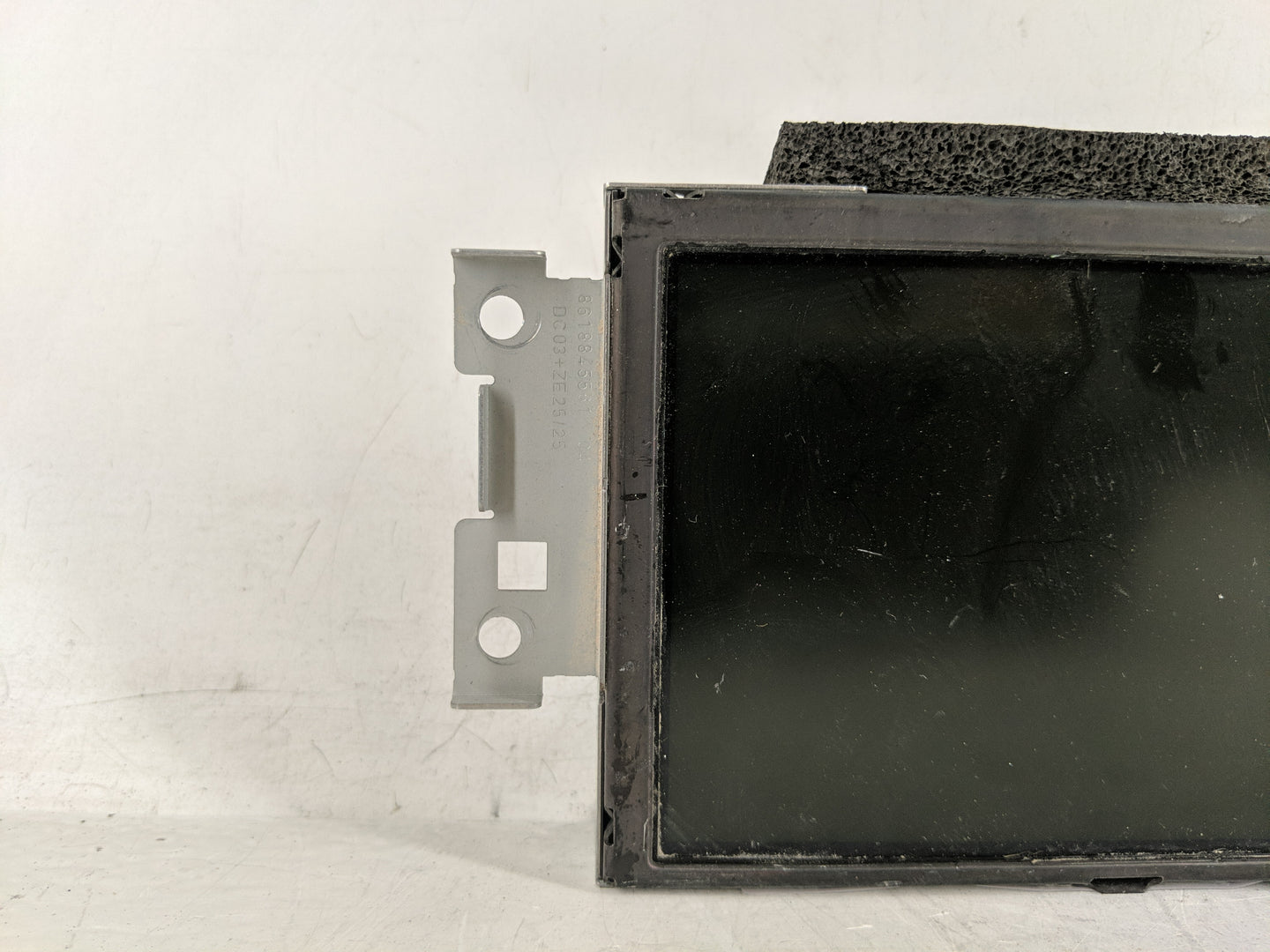 2013-2013 Volvo V60 Information Display Screen - Oemusedautoparts1.com
