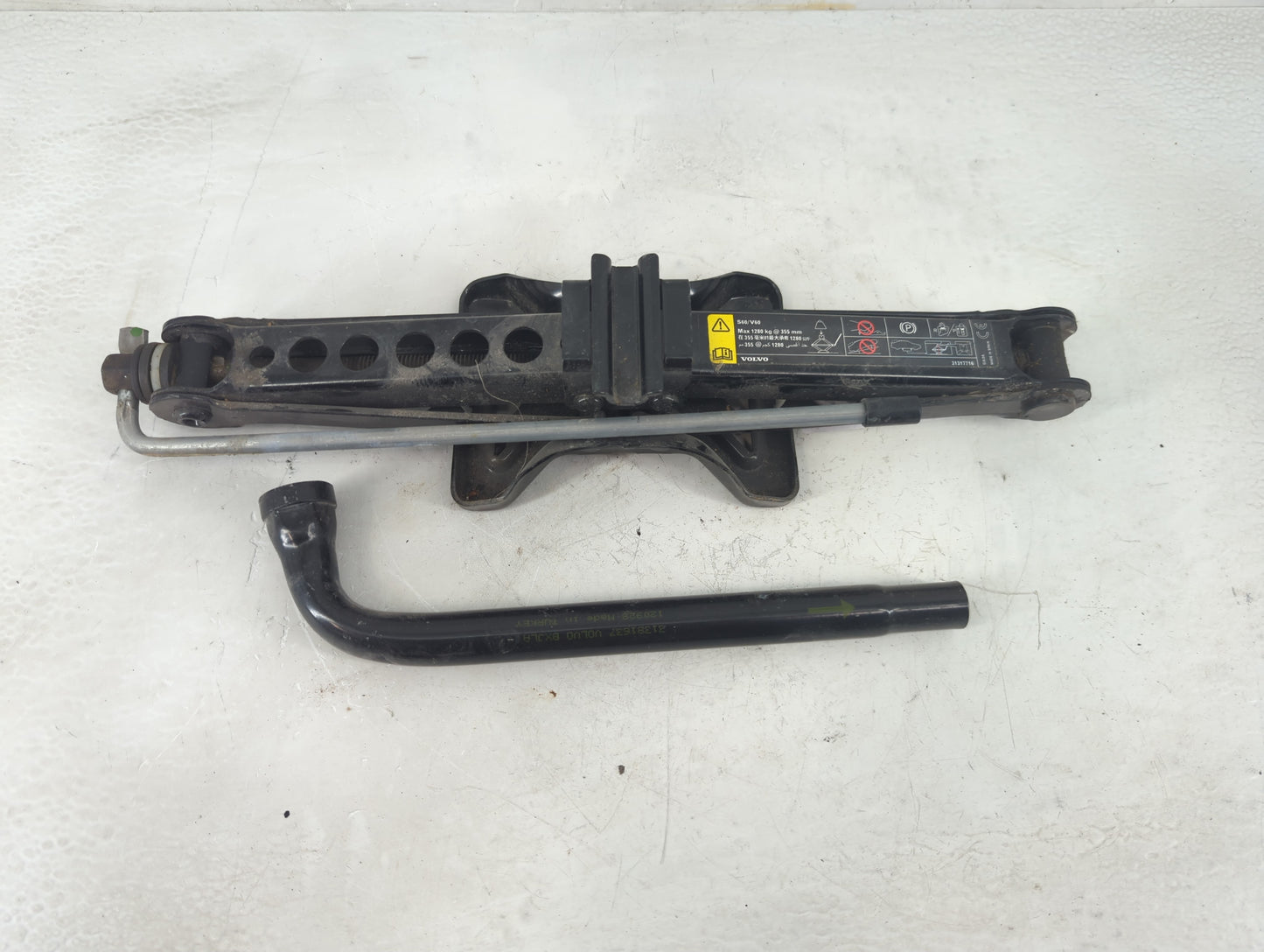 2013 Volvo V60 Spare Scissor Car Jack - Oemusedautoparts1.com