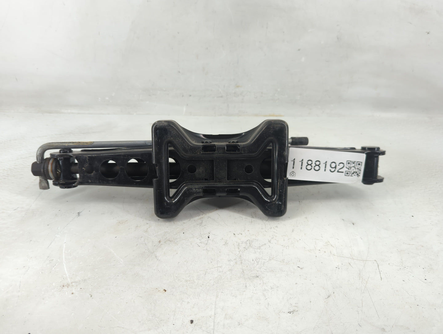 2013 Volvo V60 Spare Scissor Car Jack - Oemusedautoparts1.com