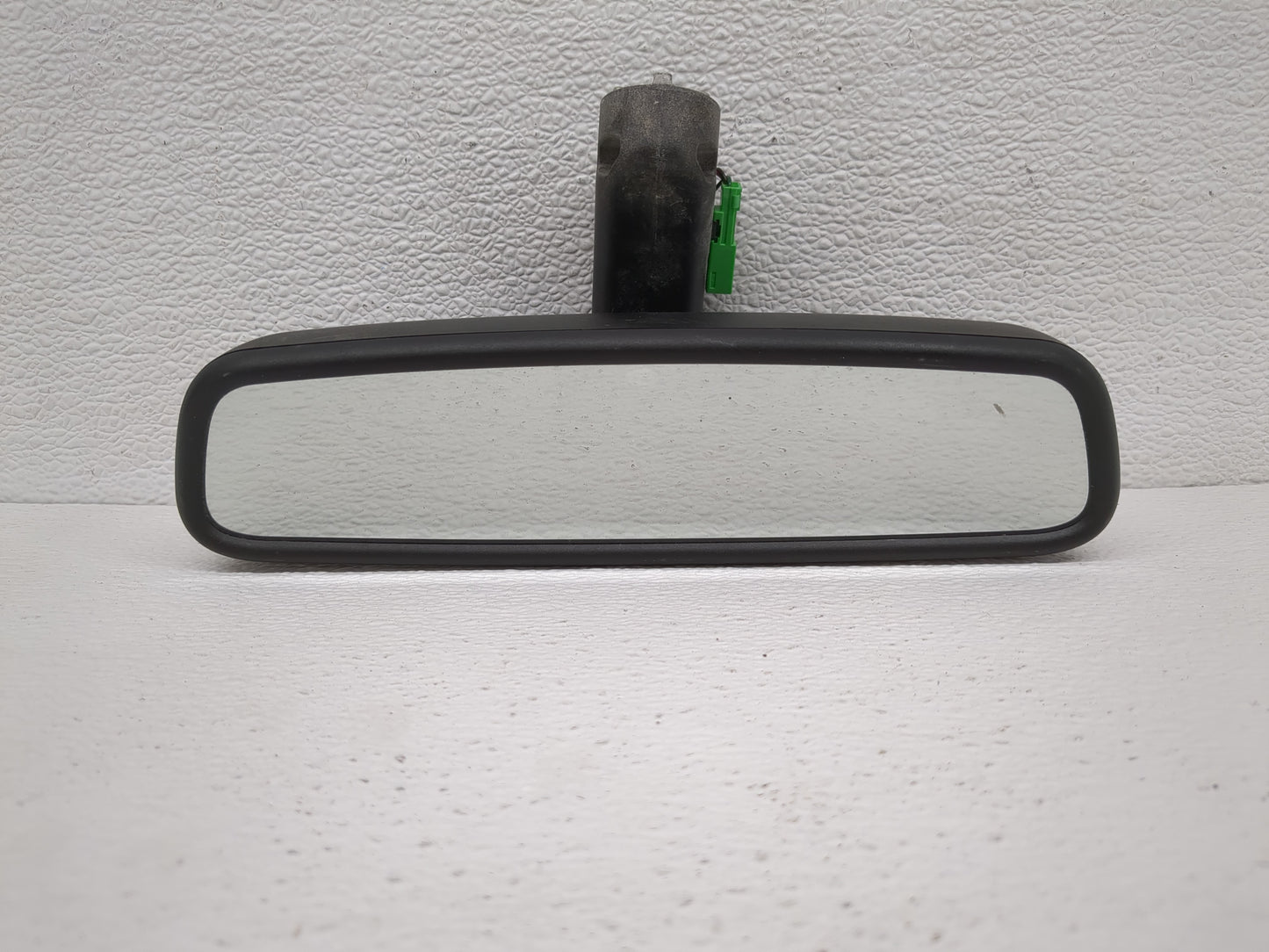 2013-2018 Volvo V60 Interior Rear View Mirror Replacement OEM P/N:E11025891 E11015891 Fits OEM Used Auto Parts - Oemusedauto