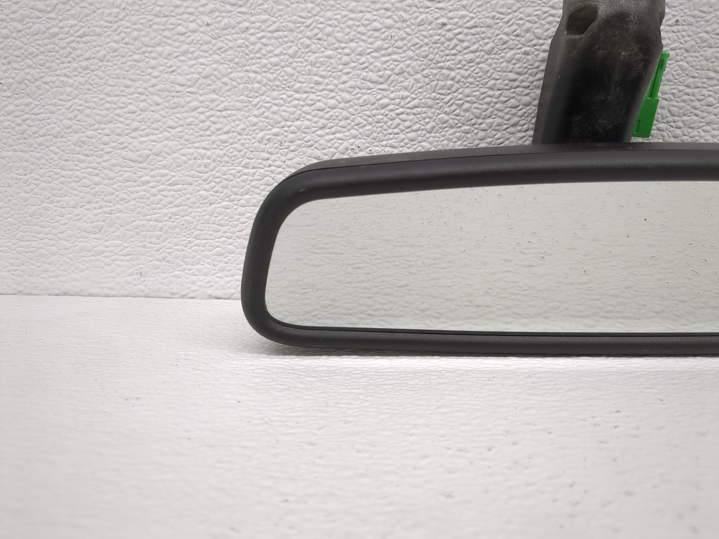 2013-2018 Volvo V60 Interior Rear View Mirror Replacement OEM P/N:E11025891 E11015891 Fits OEM Used Auto Parts - Oemusedauto