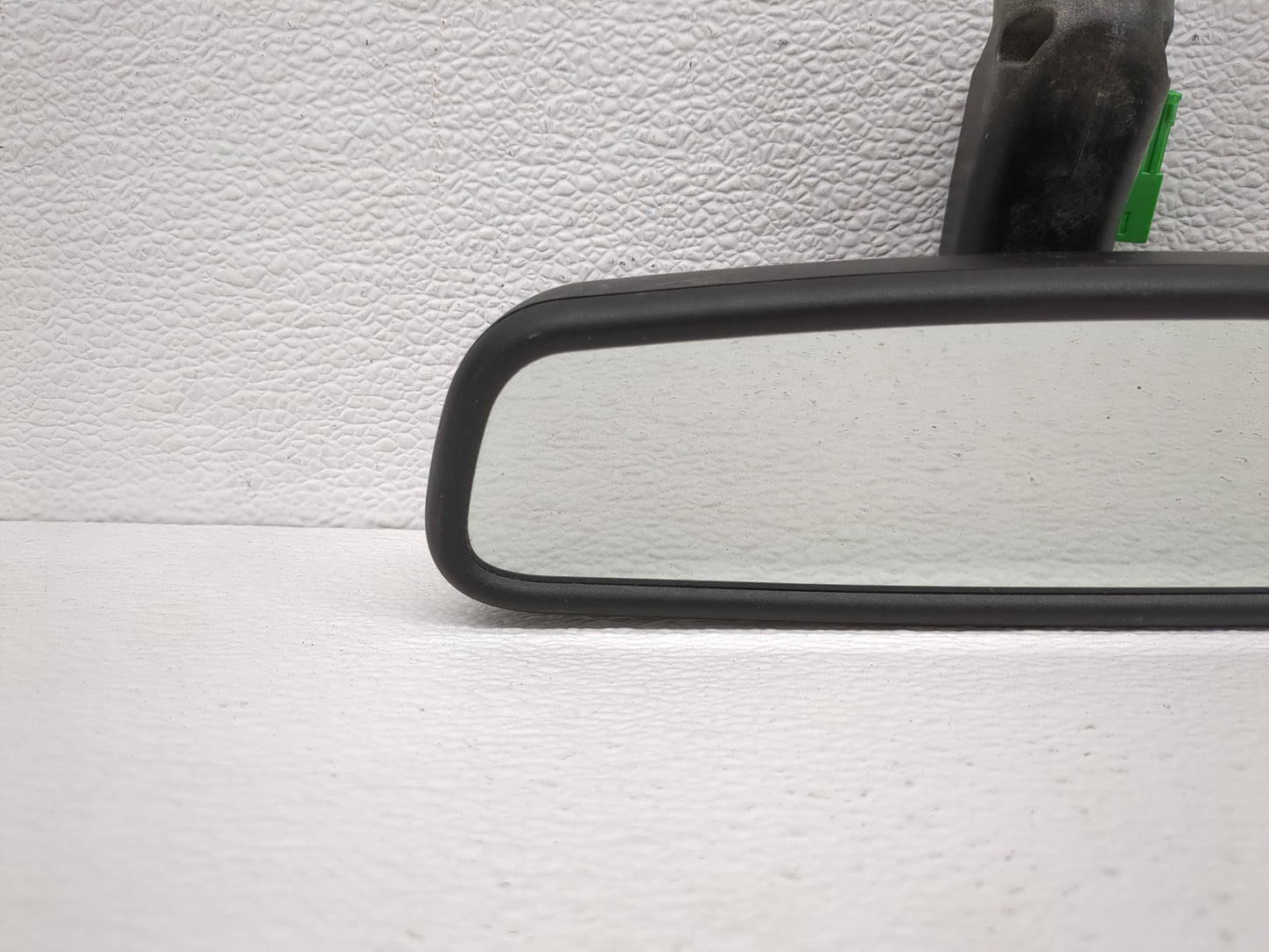 2013-2018 Volvo V60 Interior Rear View Mirror Replacement OEM P/N:E11025891 E11015891 Fits OEM Used Auto Parts - Oemusedauto