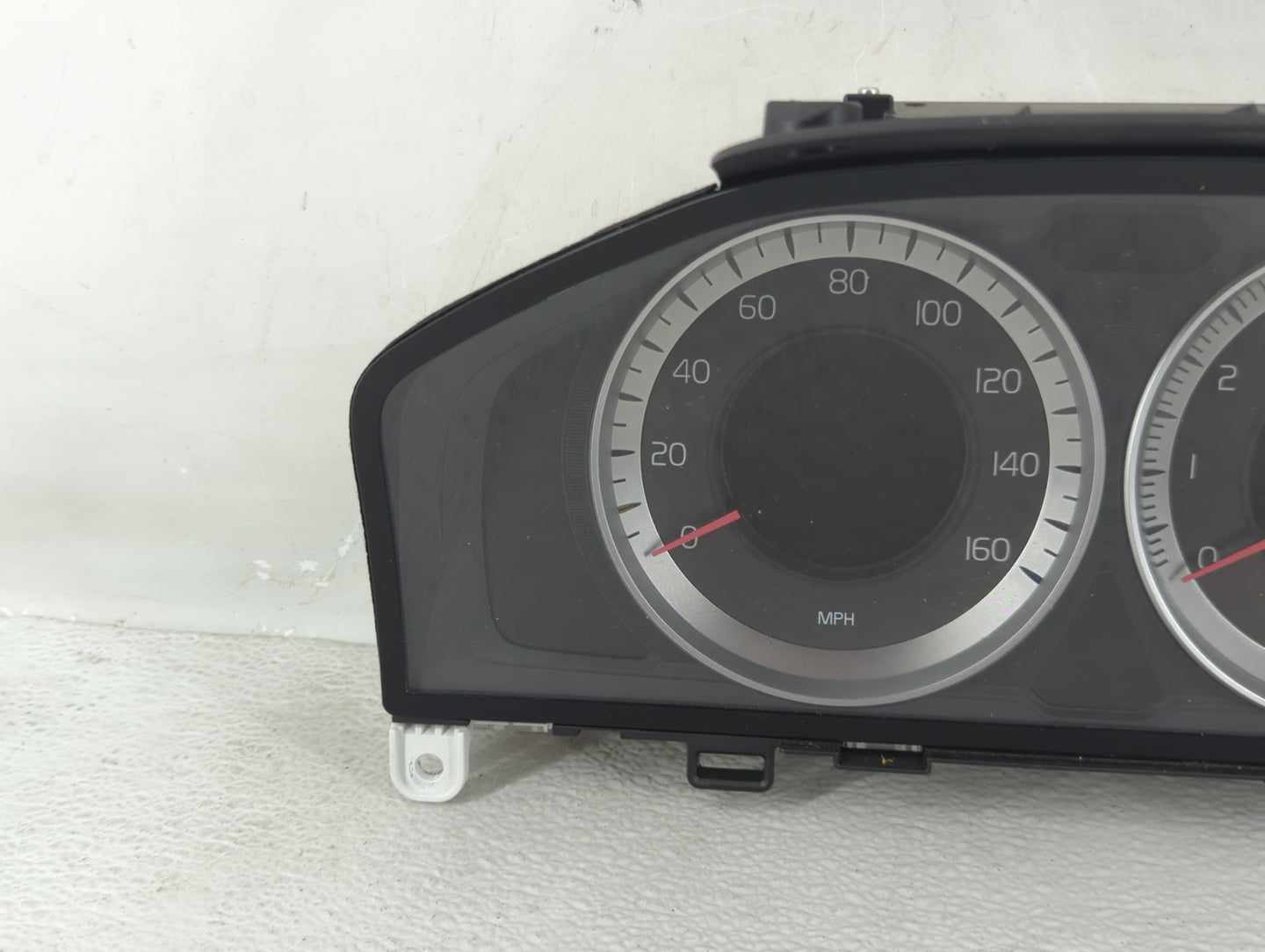 2013 Volvo V60 Instrument Cluster Speedometer Gauges P/N:31343326AA Fits Fits 2011 2012 2014 OEM Used Auto Parts - Oemusedau