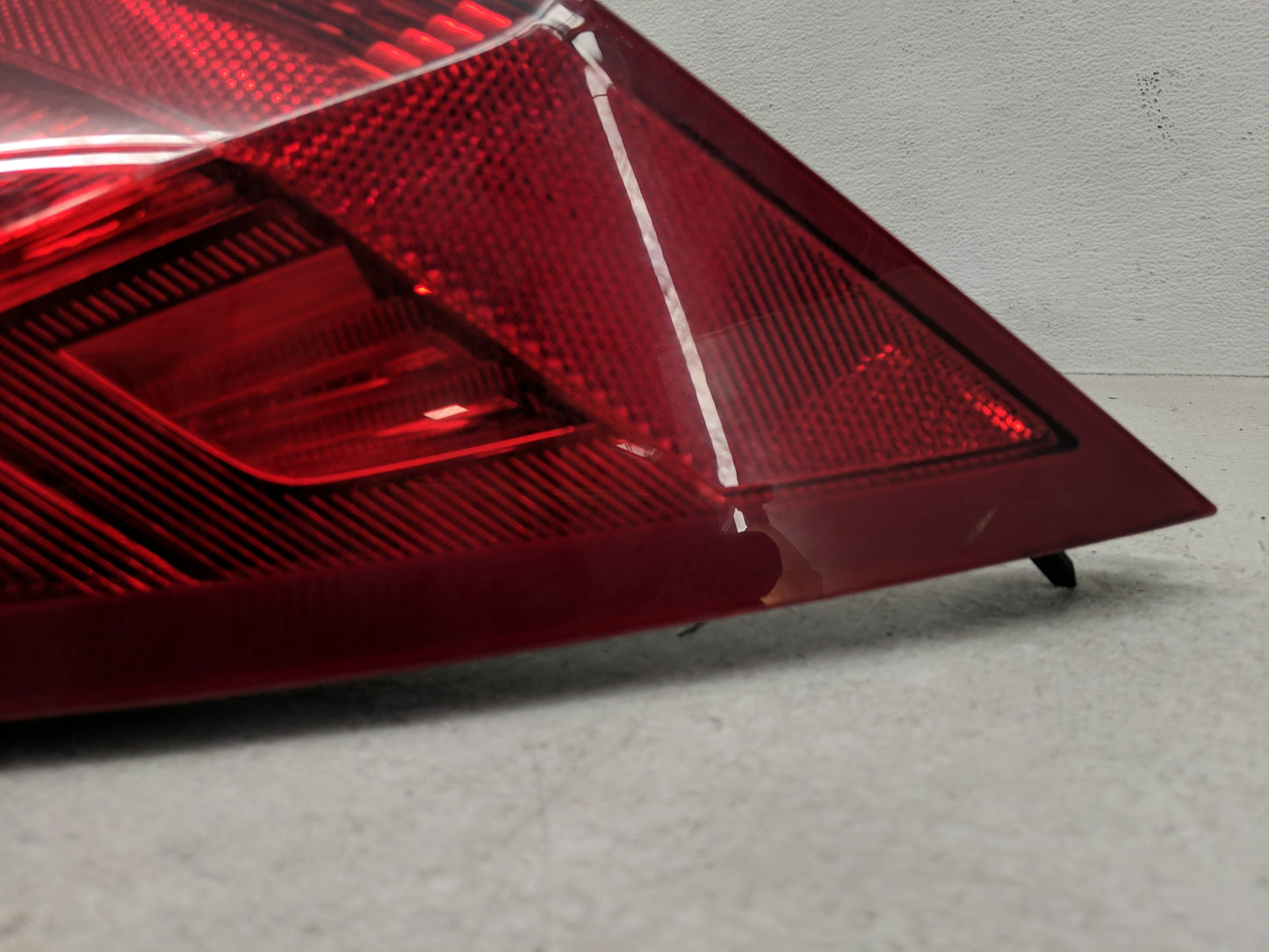 2013 Volvo V60 Tail Light Assembly Driver Left OEM Fits Fits 2011 2012 2014 2015 2016 2017 2018 OEM Used Auto Parts - Oemuse