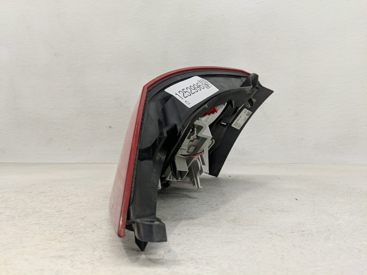 2013 Volvo V60 Tail Light Assembly Driver Left OEM Fits Fits 2011 2012 2014 2015 2016 2017 2018 OEM Used Auto Parts - Oemuse