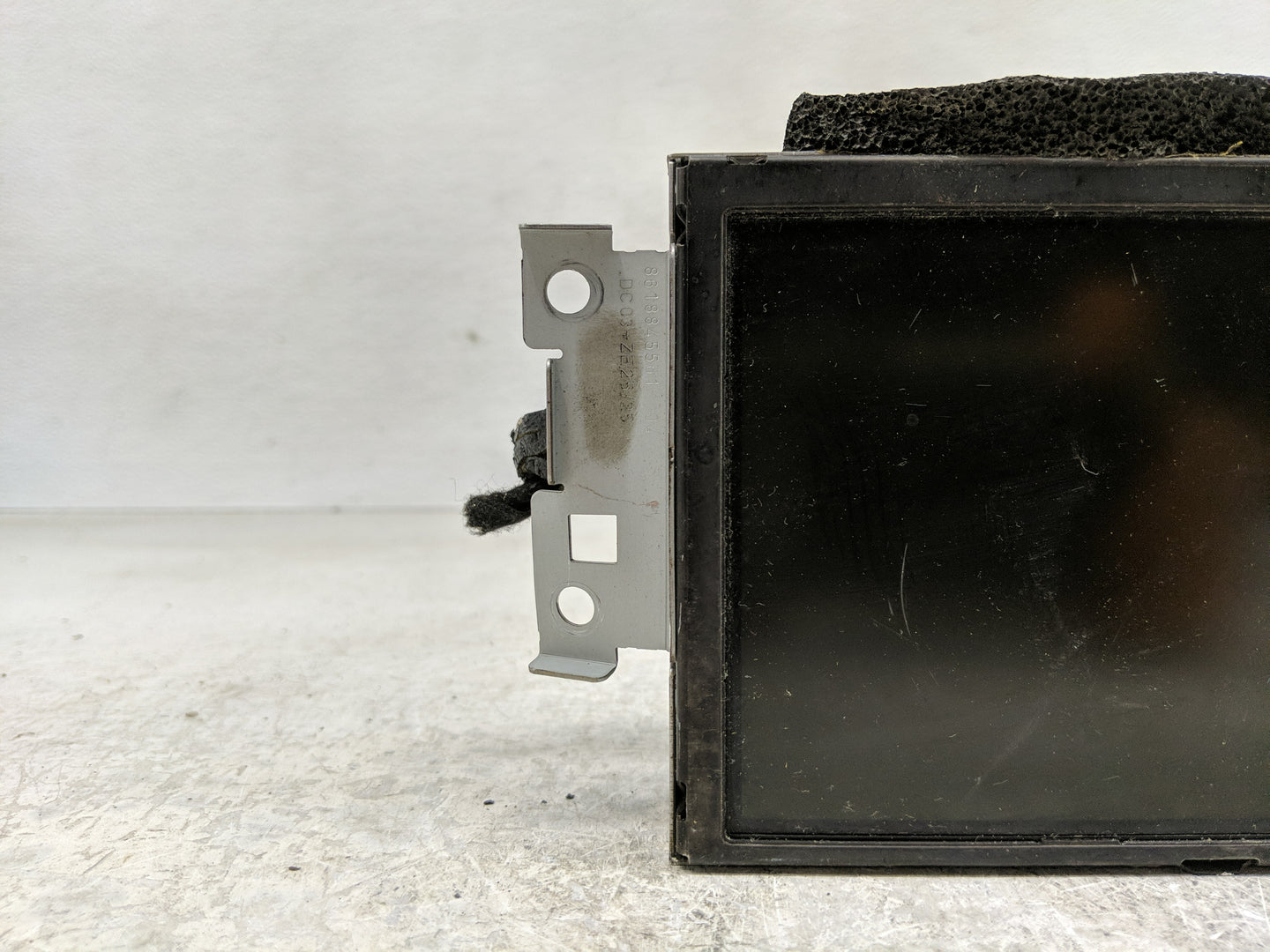 2013-2013 Volvo V60 Information Display Screen - Oemusedautoparts1.com