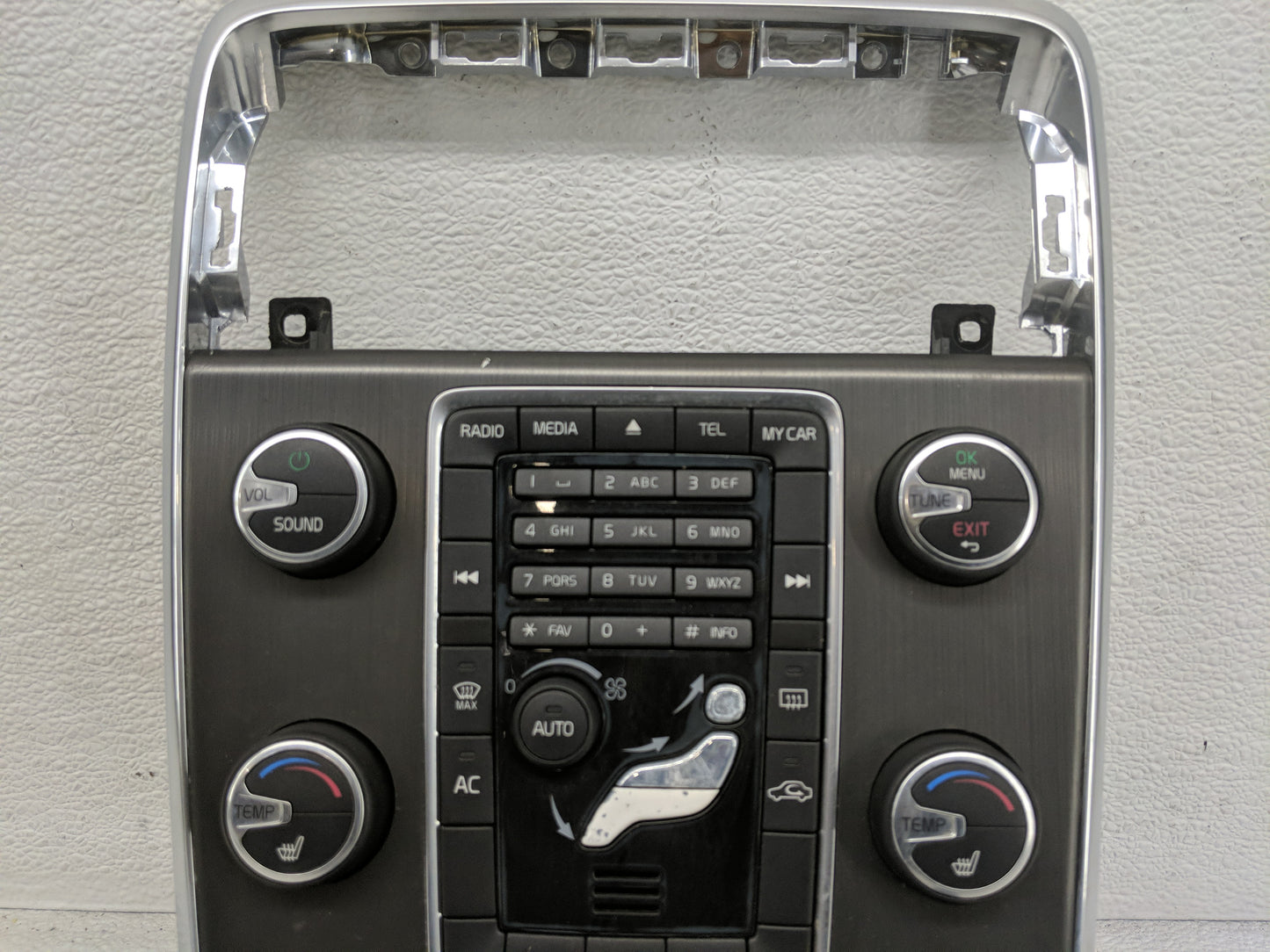 2013-2013 Volvo V60 Radio Control Panel - Oemusedautoparts1.com
