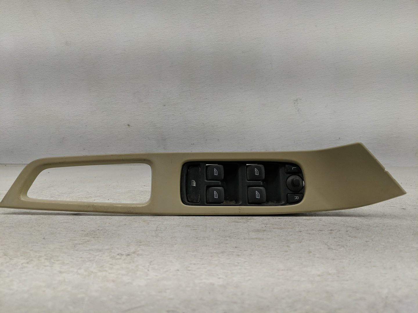 2013 Volvo V60 Master Power Window Switch Replacement Driver Side Left Fits Fits 2010 2011 2012 OEM Used Auto Parts - Oemuse