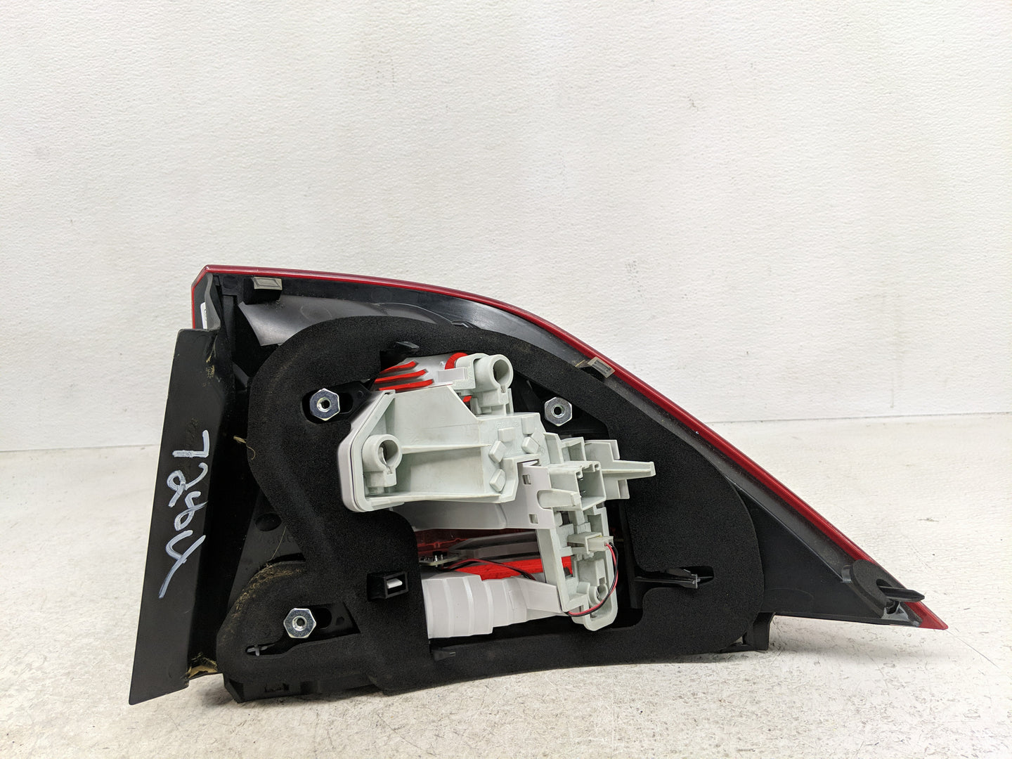 2013 Volvo V60 Tail Light Assembly Driver Left OEM Fits Fits 2011 2012 2014 2015 2016 2017 2018 OEM Used Auto Parts - Oemuse