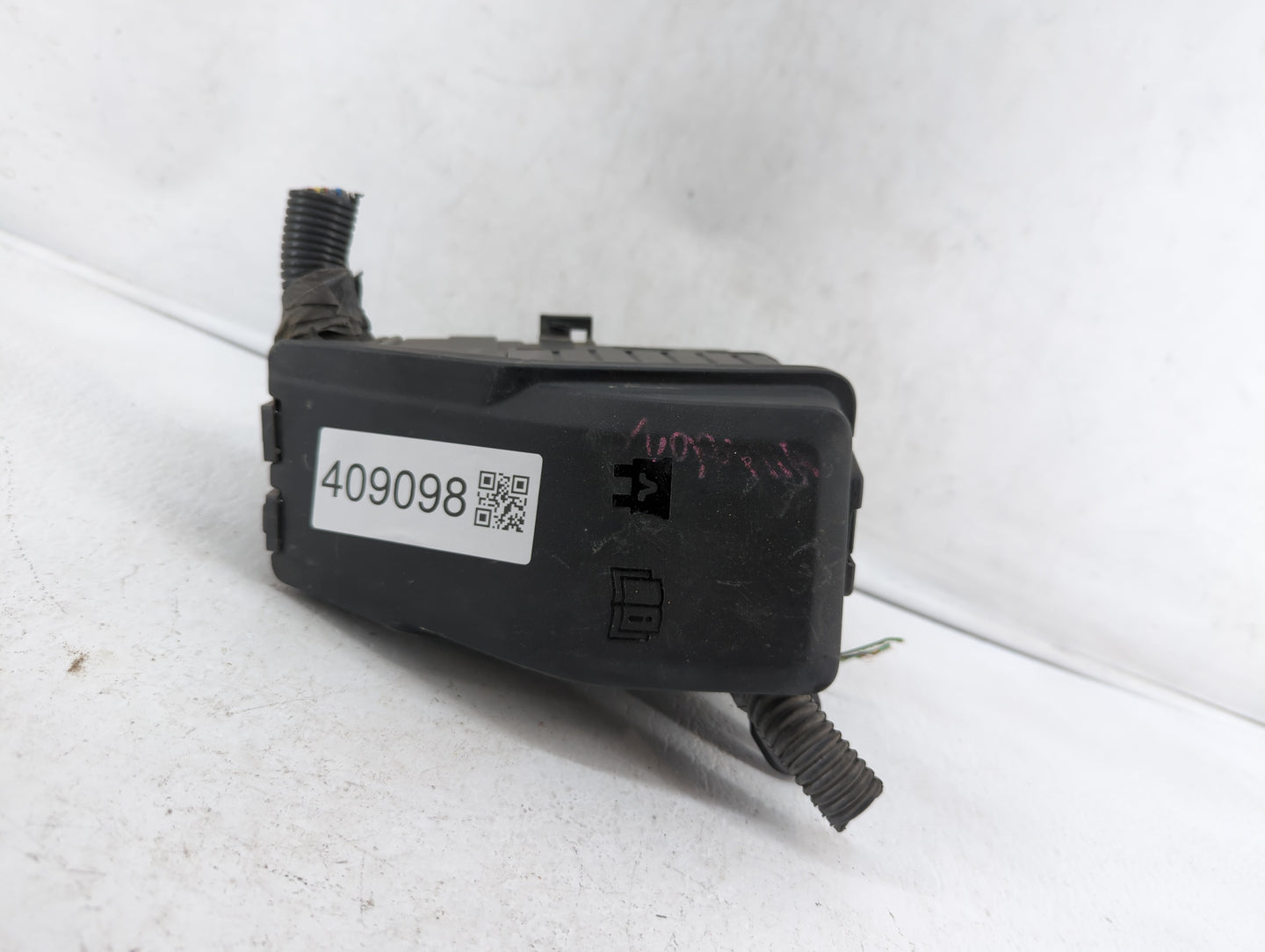 2013 Volvo V60 Fusebox Fuse Box Panel Relay Module P/N:6G9T-14A067-CA Fits Fits 2011 2012 2014 OEM Used Auto Parts - Oemused