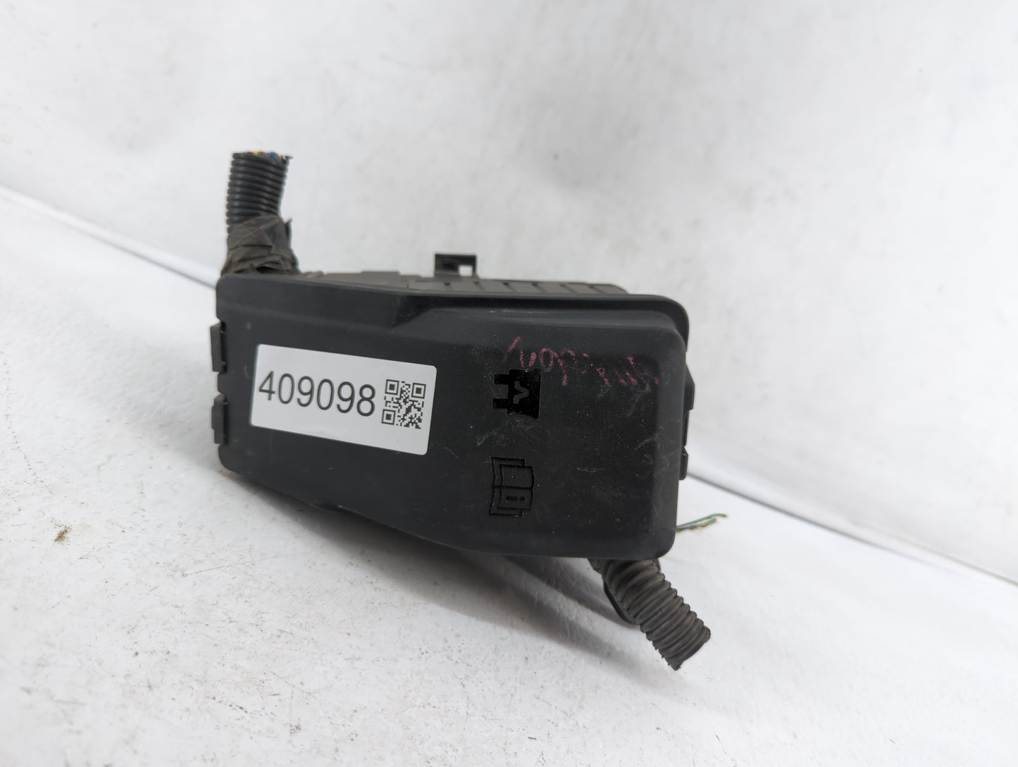 2013 Volvo V60 Fusebox Fuse Box Panel Relay Module P/N:6G9T-14A067-CA Fits Fits 2011 2012 2014 OEM Used Auto Parts - Oemused