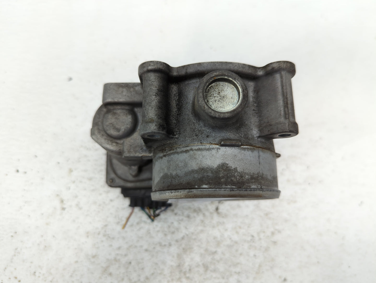 2015-2016 Volvo V60 Throttle Body P/N:31331277 Fits Fits 2013 2014 2015 2016 OEM Used Auto Parts - Oemusedautoparts1.com