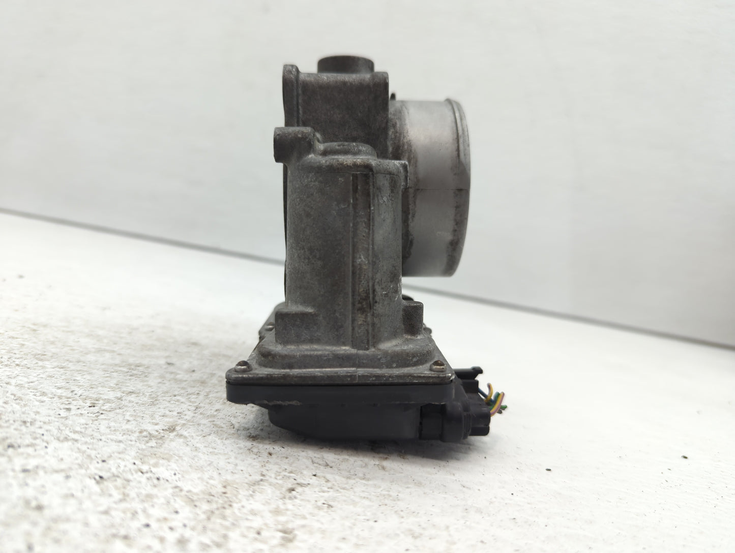 2015-2016 Volvo V60 Throttle Body P/N:31331277 Fits Fits 2013 2014 2015 2016 OEM Used Auto Parts - Oemusedautoparts1.com