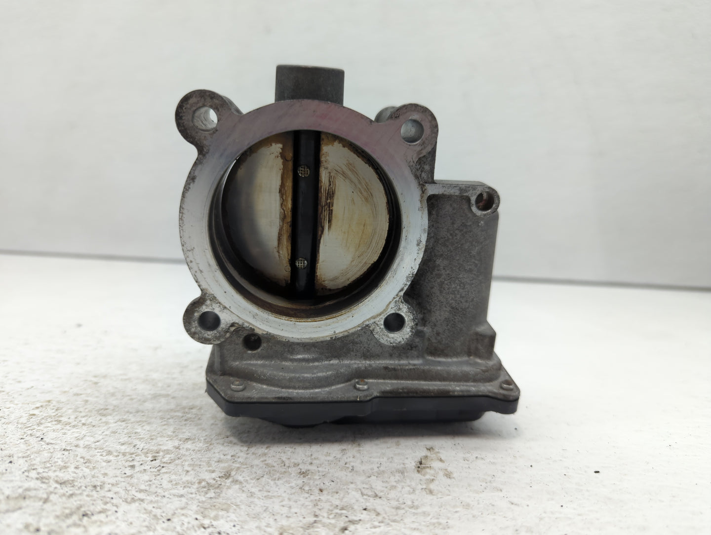 2015-2016 Volvo V60 Throttle Body P/N:31331277 Fits Fits 2013 2014 2015 2016 OEM Used Auto Parts - Oemusedautoparts1.com