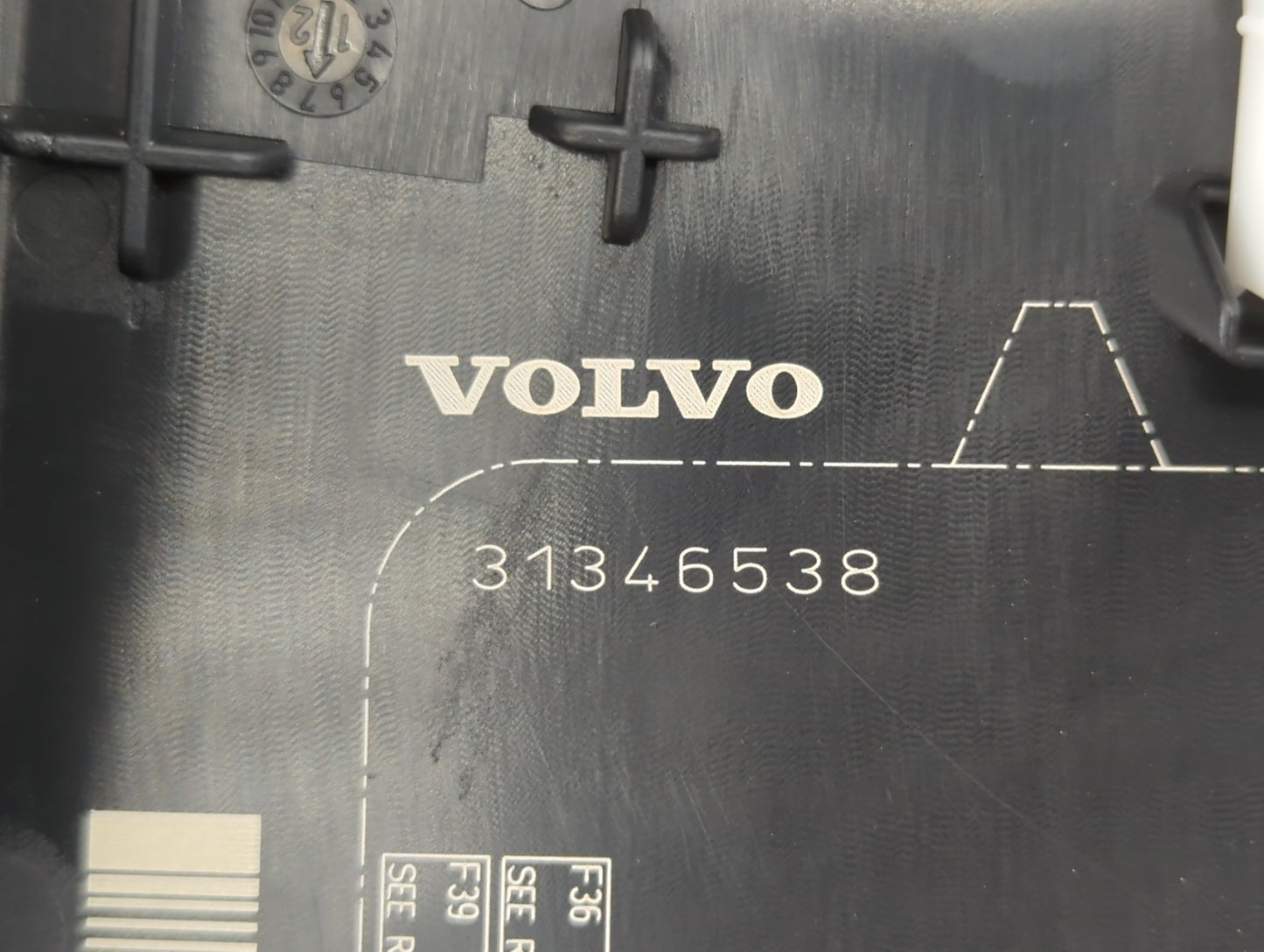 2013 Volvo V60 Fusebox Fuse Box Panel Relay Module P/N:31346538 Fits Fits 2011 2012 2014 OEM Used Auto Parts - Oemusedautopa