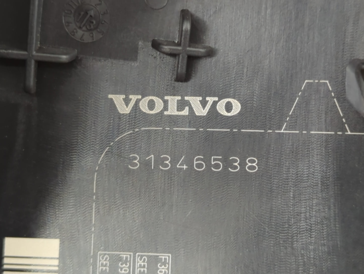 2013 Volvo V60 Fusebox Fuse Box Panel Relay Module P/N:31346538 Fits Fits 2011 2012 2014 OEM Used Auto Parts - Oemusedautopa