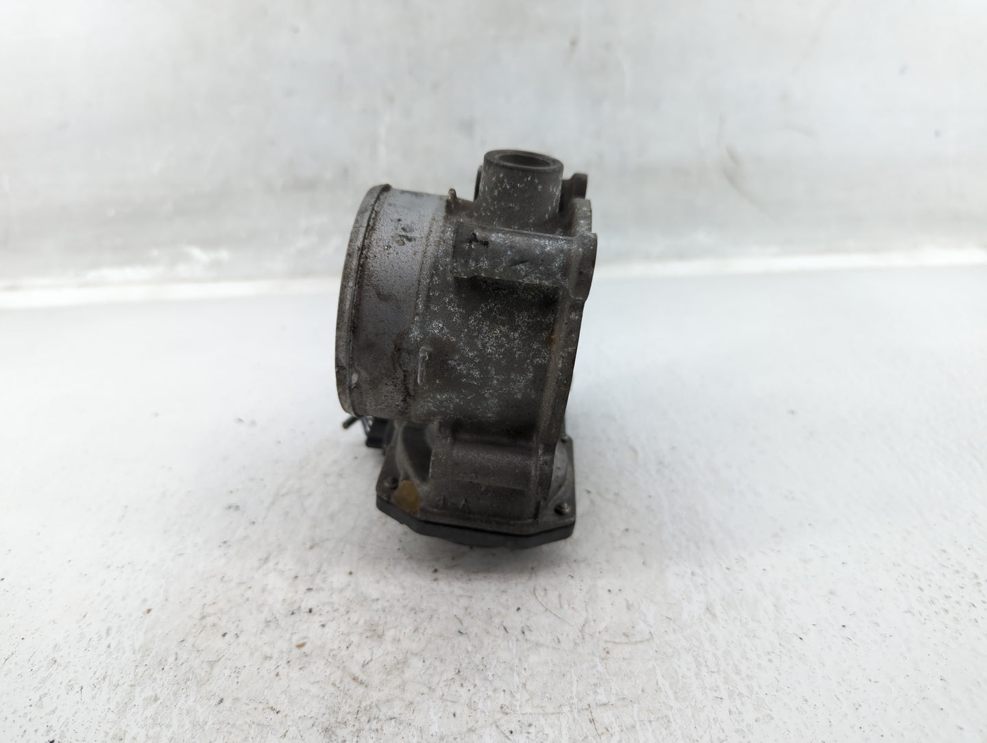 2015-2016 Volvo V60 Throttle Body P/N:31331277 Fits Fits 2013 2014 2015 2016 OEM Used Auto Parts - Oemusedautoparts1.com