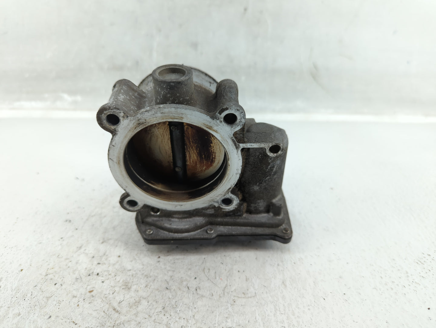2015-2016 Volvo V60 Throttle Body P/N:31331277 Fits Fits 2013 2014 2015 2016 OEM Used Auto Parts - Oemusedautoparts1.com