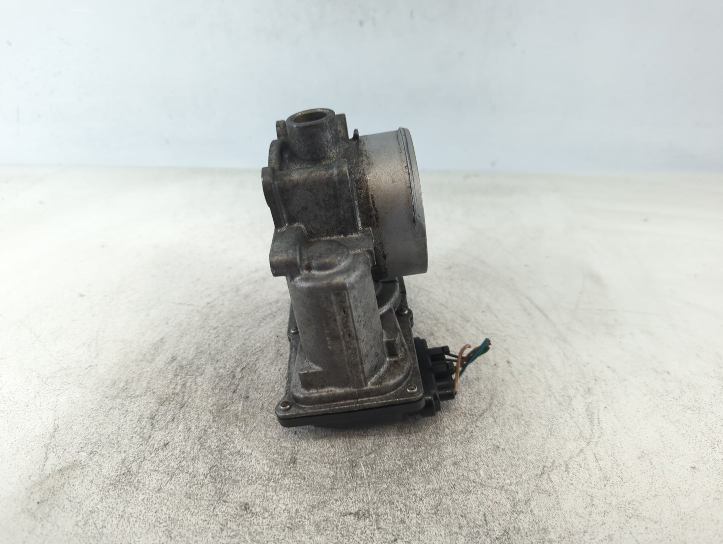 2015-2016 Volvo V60 Throttle Body P/N:78HL12-2510030-AAA 31331277 Fits Fits 2013 2014 2015 2016 OEM Used Auto Parts - Oemuse