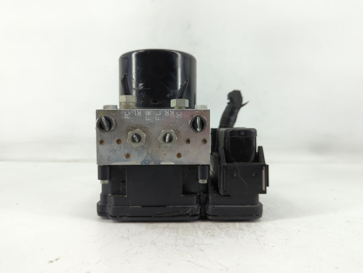 2013-2015 Volvo V60 ABS Pump Control Module Replacement P/N:P31329137 Fits Fits 2011 2012 2013 2014 2015 2016 OEM Used Auto 