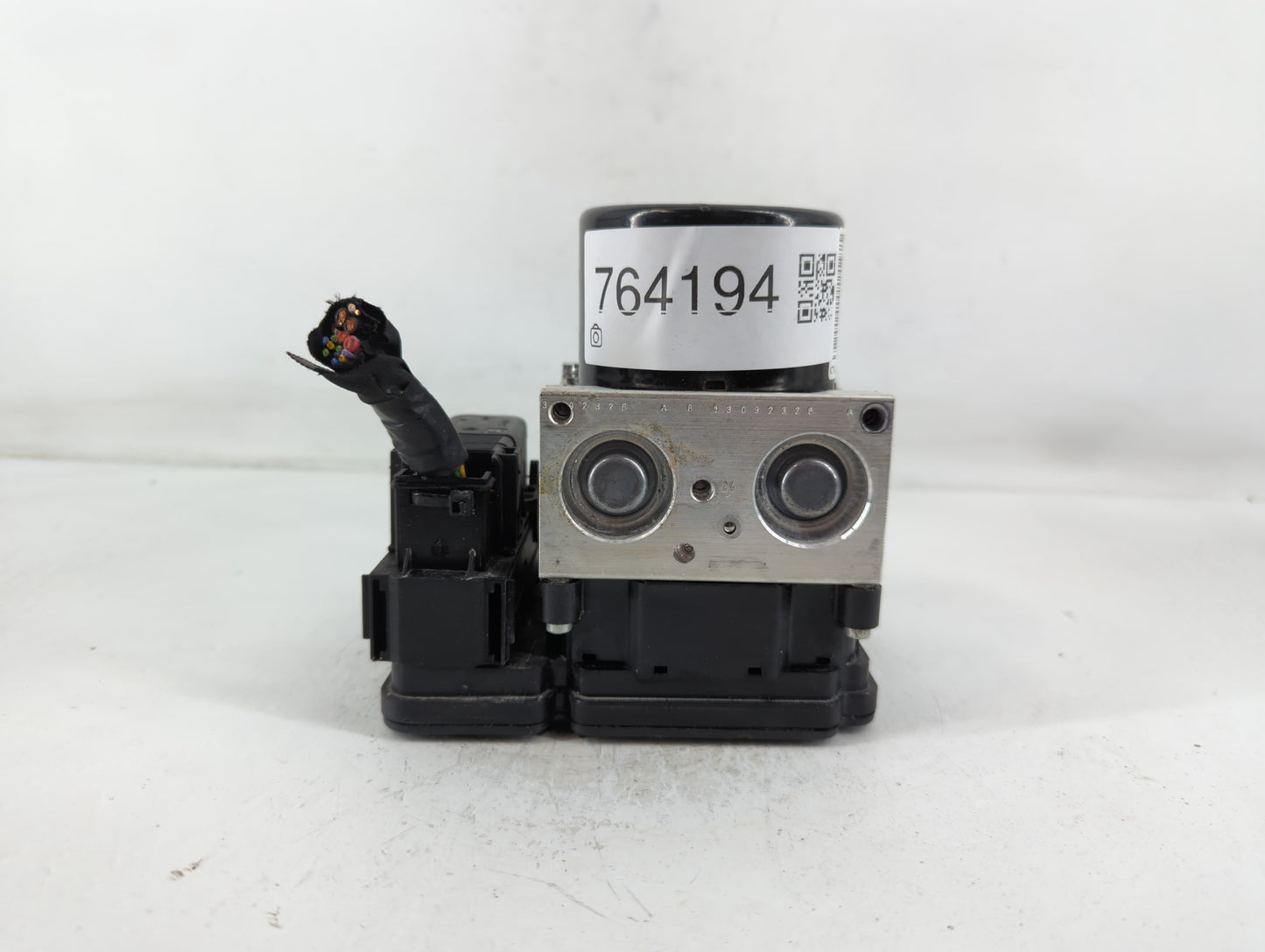 2013-2015 Volvo V60 ABS Pump Control Module Replacement P/N:P31329137 Fits Fits 2011 2012 2013 2014 2015 2016 OEM Used Auto 