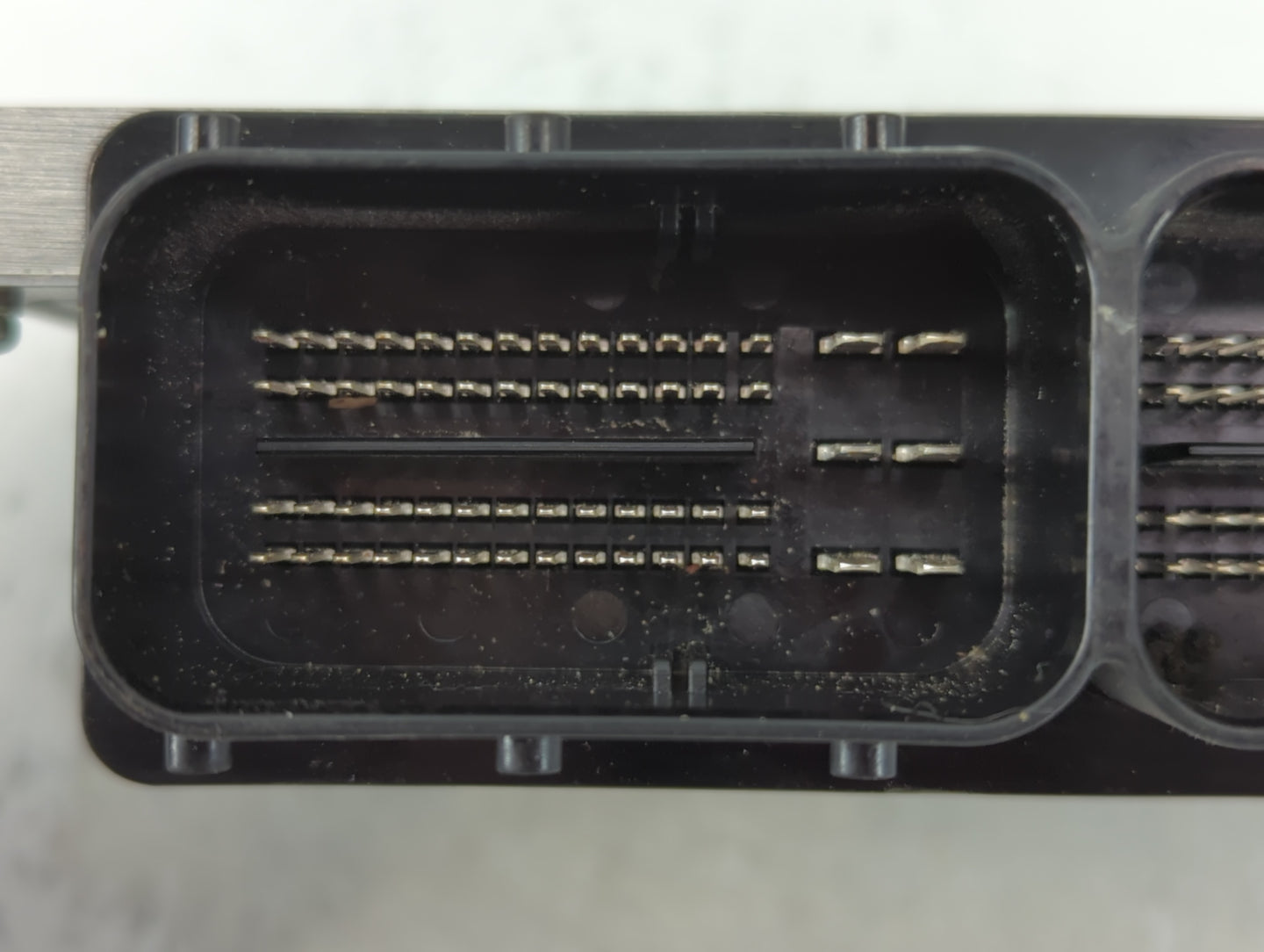 2015-2016 Volvo V60 PCM Engine Control Computer ECU ECM PCU OEM P/N:3131651 AB Fits Fits 2013 2014 2015 2016 OEM Used Auto P